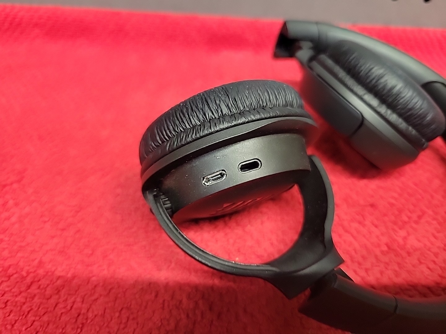 JBL Tune 510BT, Wireless on-ear headphones