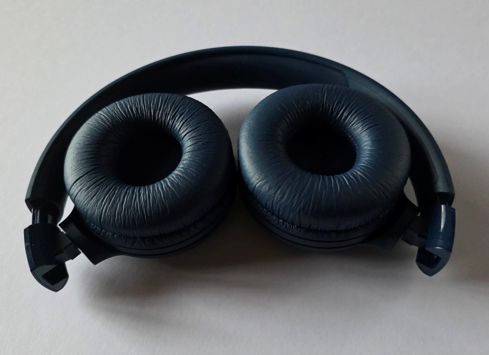 Original Blue JBL Tune 520BT On-Ear Wireless Headphones with Cable in Bulk Pkg