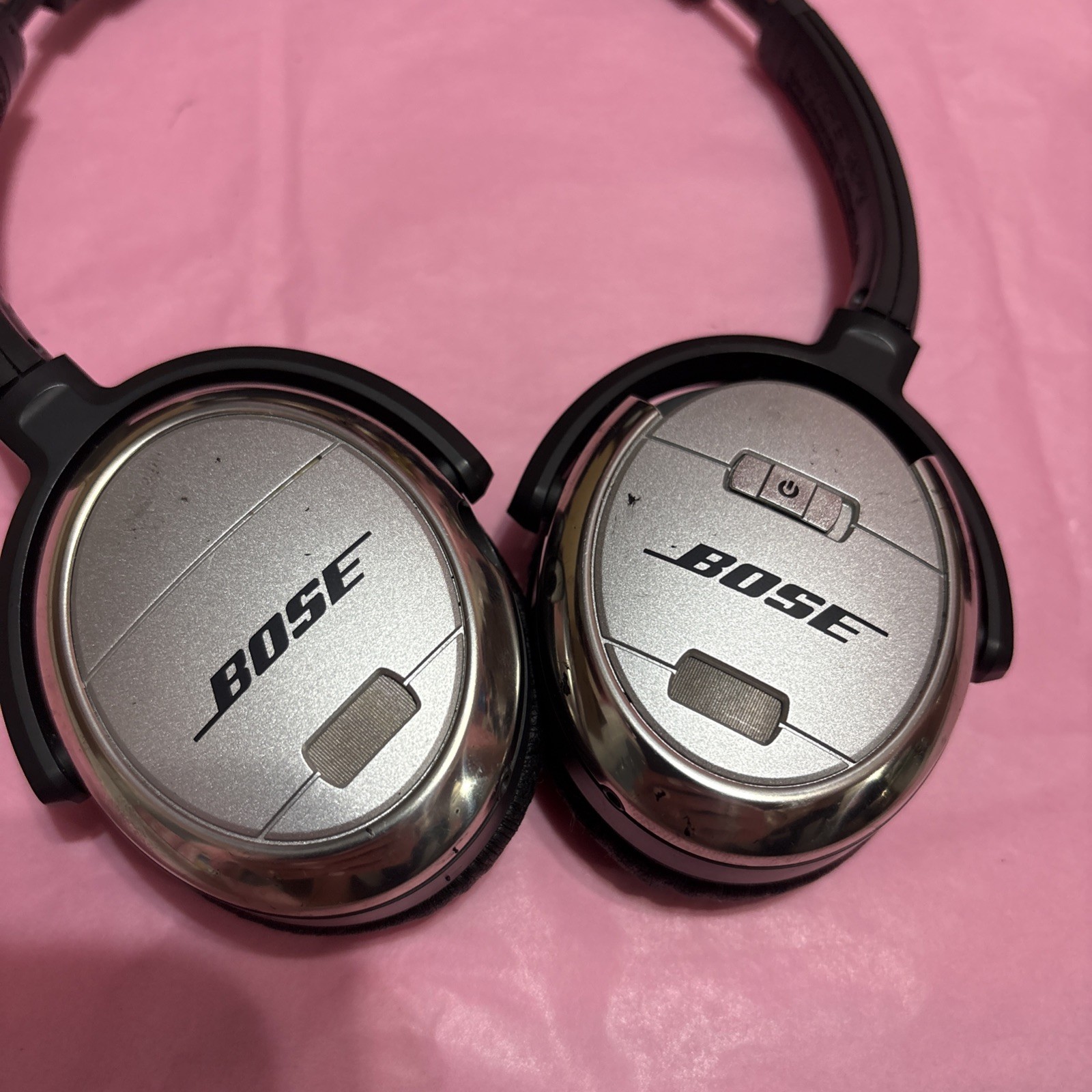 Bose QuietComfort 3 QC3 Noise-Cancelling Headphones, Black and Silver