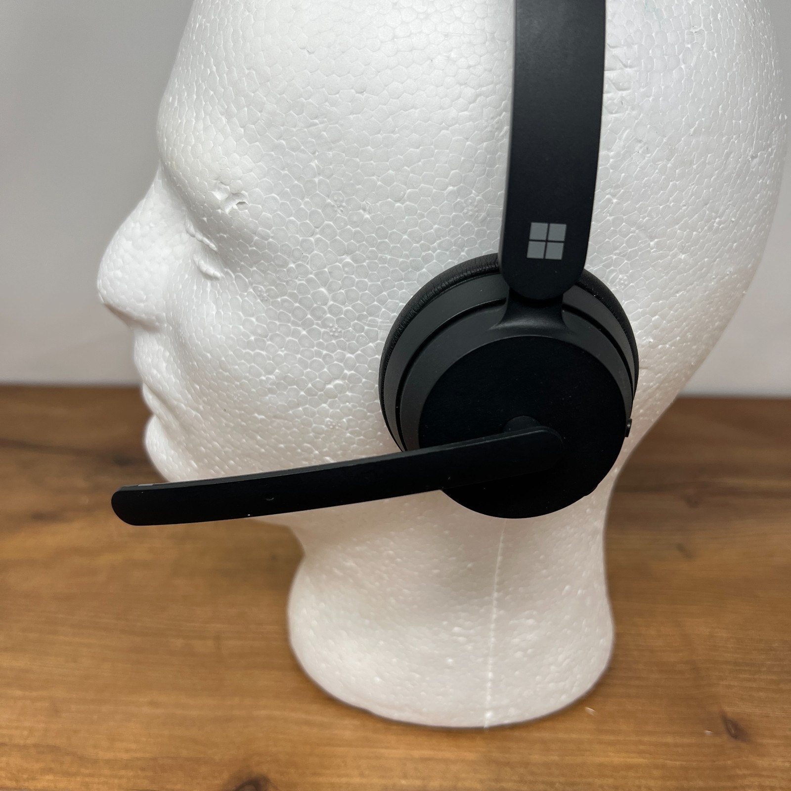 Microsoft 8JR-00001 Black Modern Wireless Headset Bluetooth Used – No Dongle