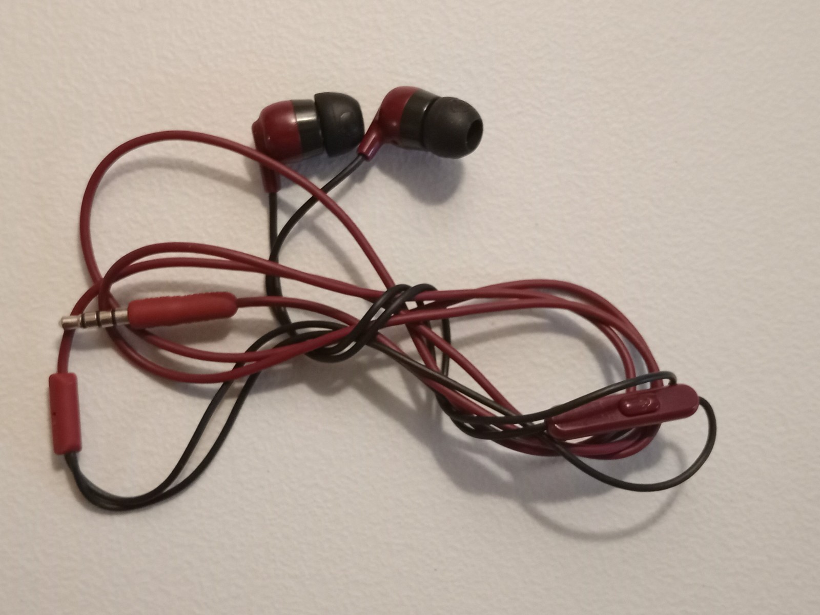 Skullcandy Earbuds Lot of 4. Used, Clean w/Spare Silicone Ear Tips