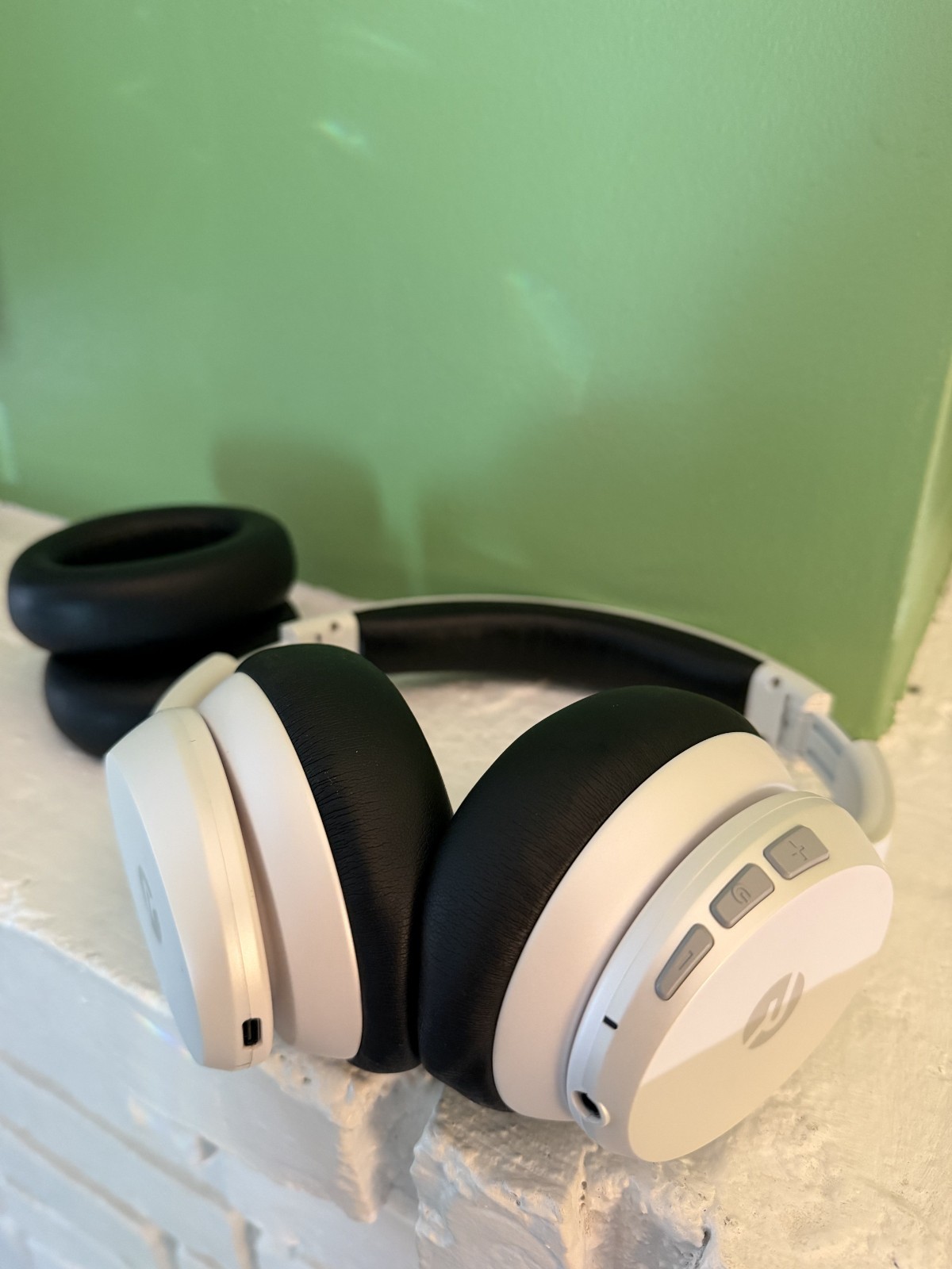 Headphone Raycon The Fitness Bluetooth Over-Ear Headphones