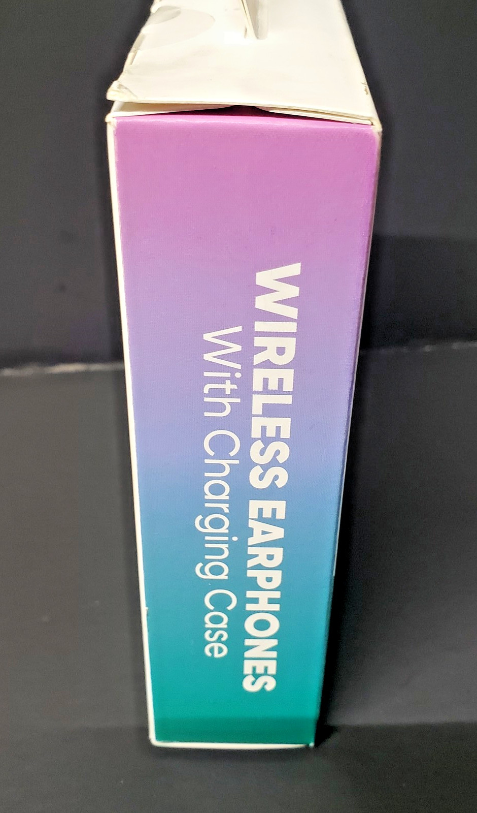 Vivitar Wireless Bluetooth Earphones USB-C Charging Case 20 Hours Battery Life