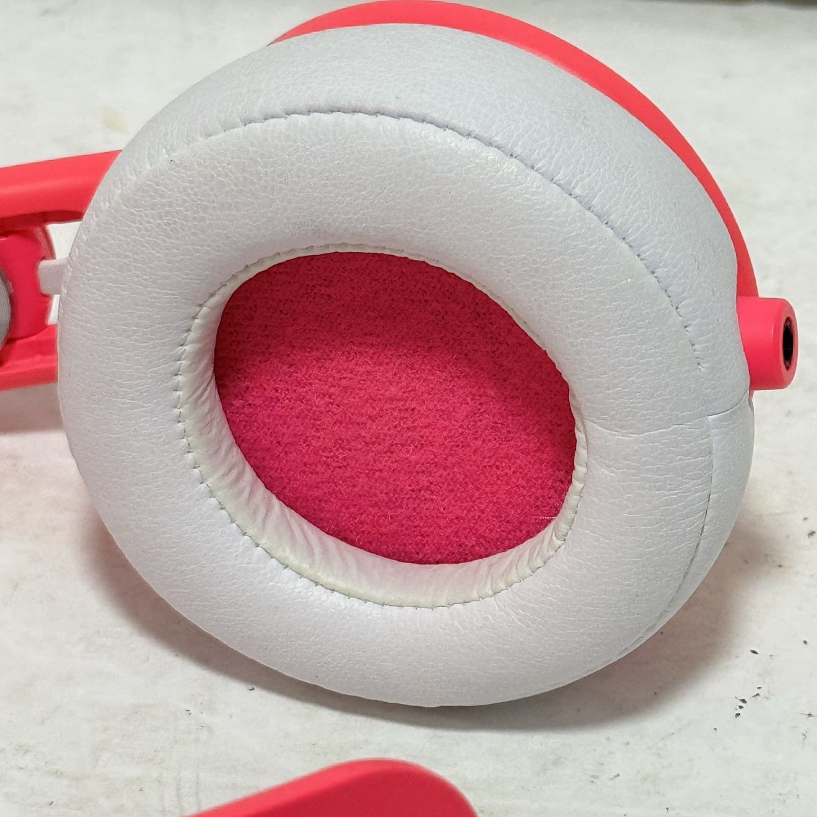 Beats by Dr. Dre MIXR Over the Head DJ Headphones Pink – Tested And Works!!