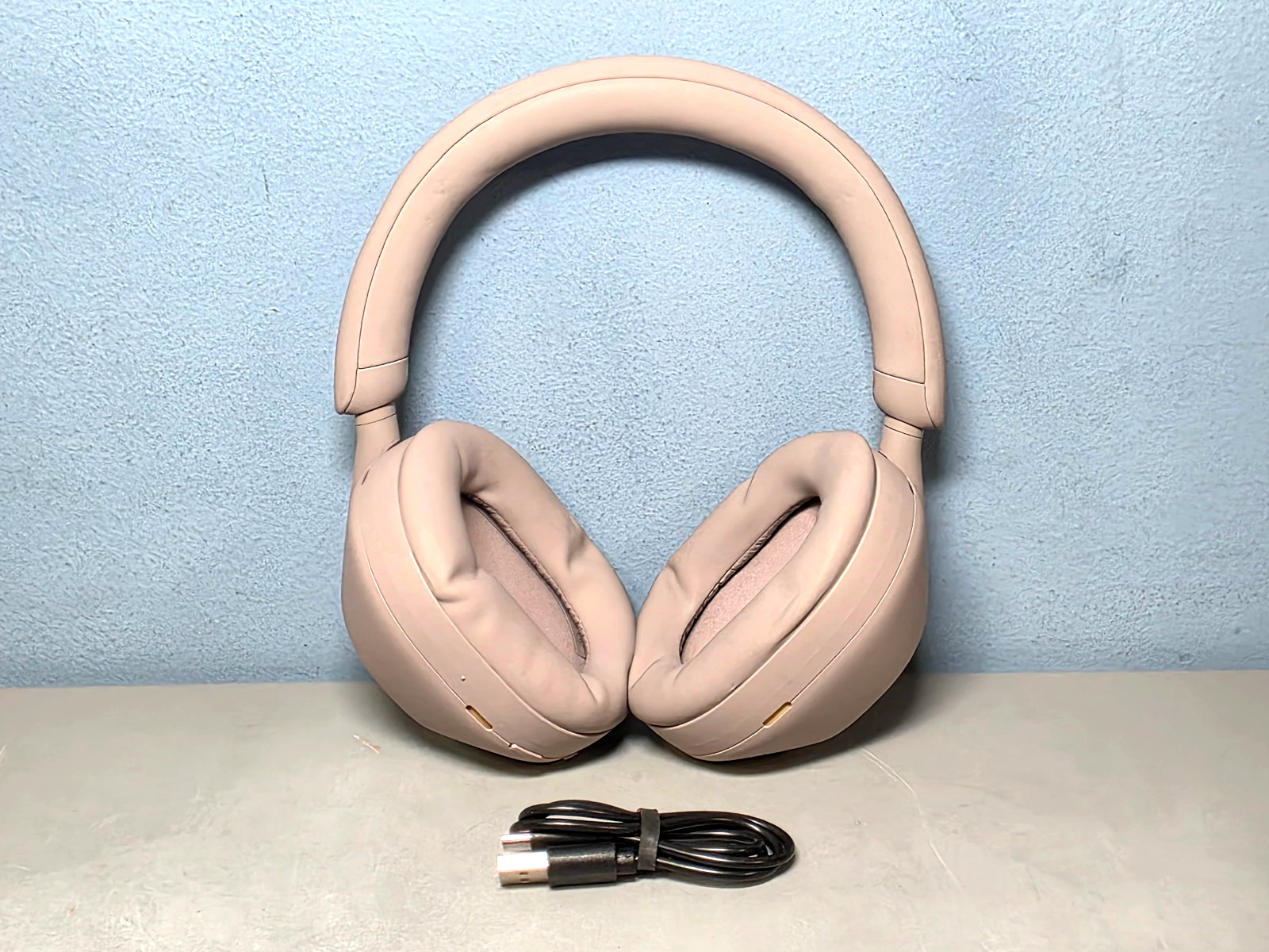 Sony WH-1000XM5 Active Noise-Cancelling Bluetooth Headphones in Smoky Pink!
