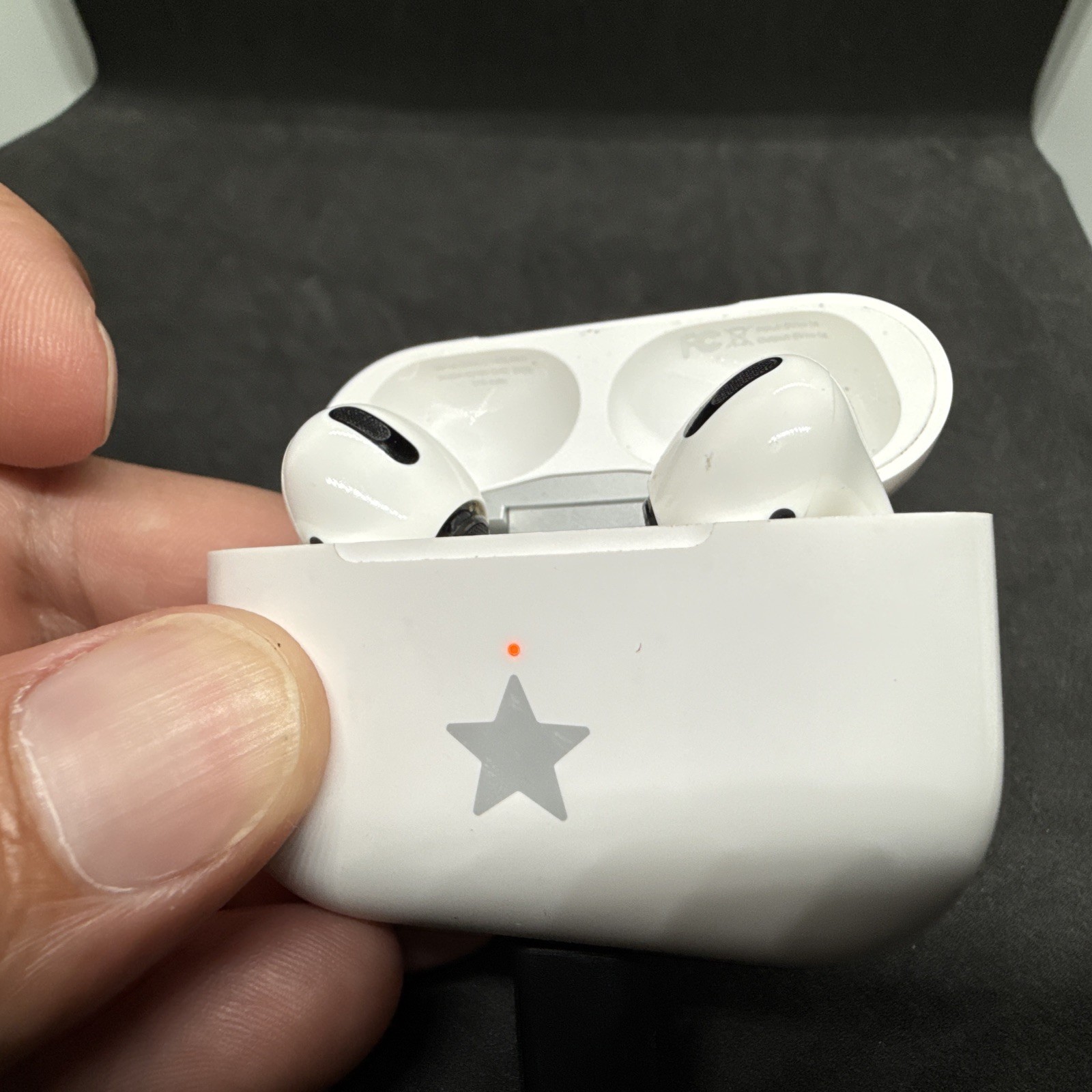 Apple AirPods Pro 1st Generation Bluetooth Earbud Headphones w/ Case PARTS A2084
