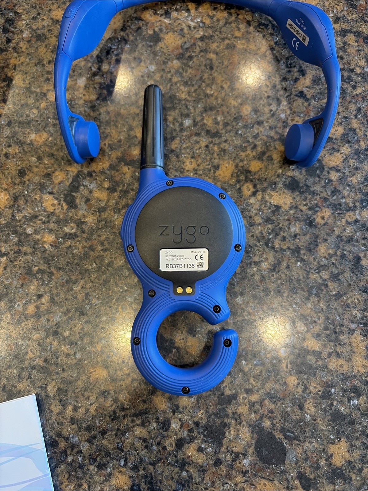 Zygo ZY100 Swimming Headphones With ZY200 Transmitter & Charging Case