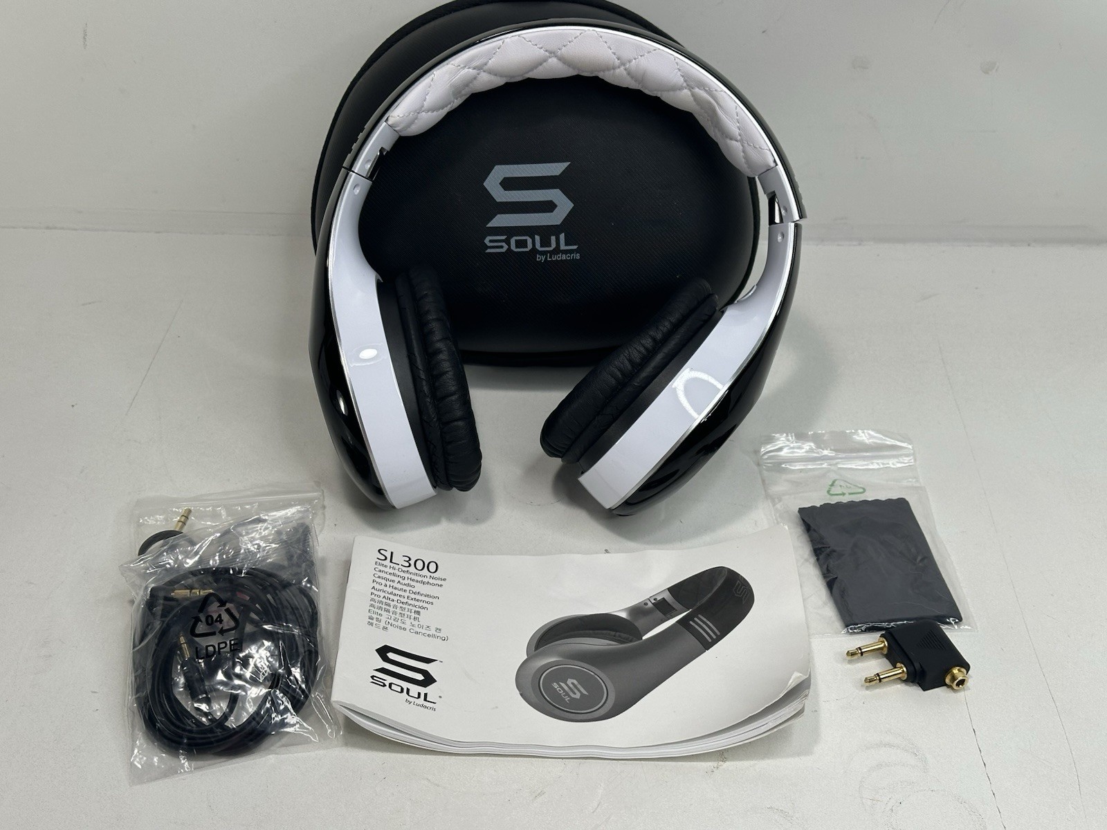SOUL SL300 White/Black High Definition Noise Canceling Headphones by Ludacris