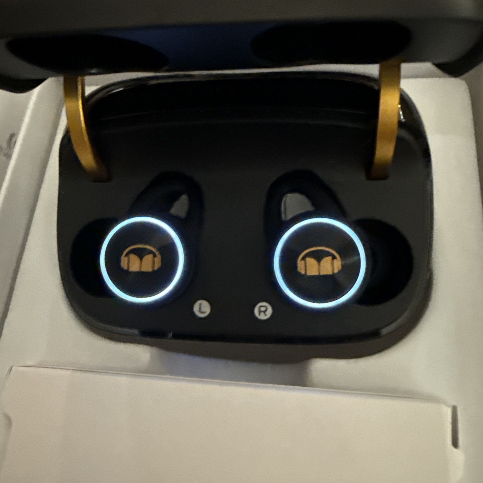 Monster Black Clarity 101 Plus Airlinks Wireless In-Ear Headphones With Box