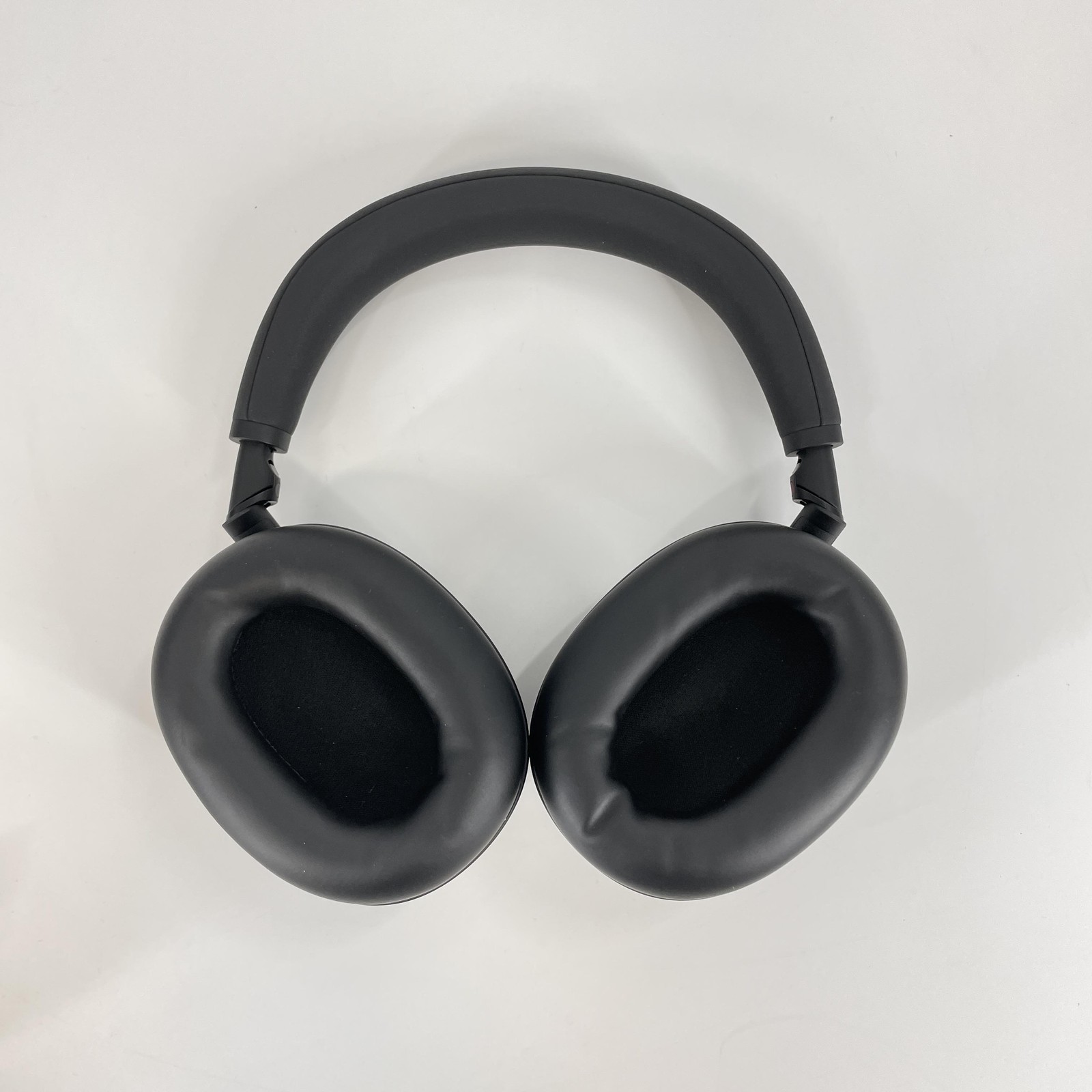 Sony WH-1000XM6 Headphones Black – Excellent Condition w/ Case + Cables