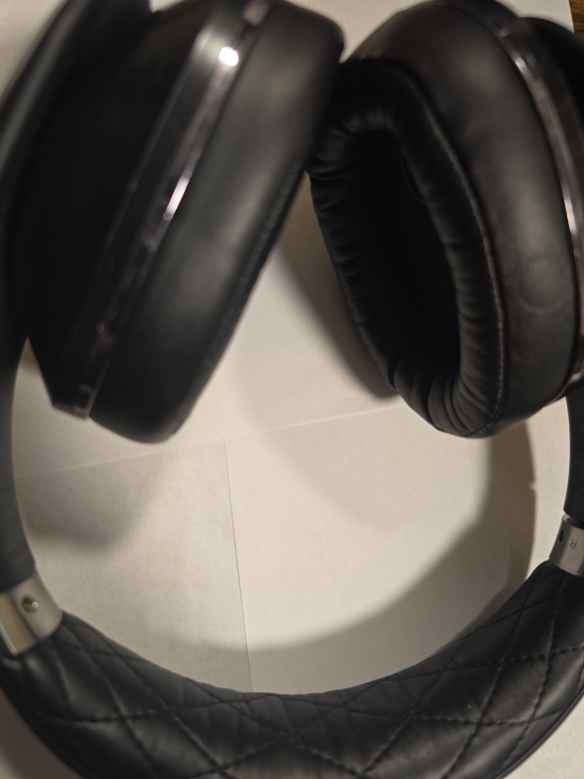 SAMSUNG Level Over EO-AG900BBESTA Premium Bluetooth Over Ear Headphone Black OEM