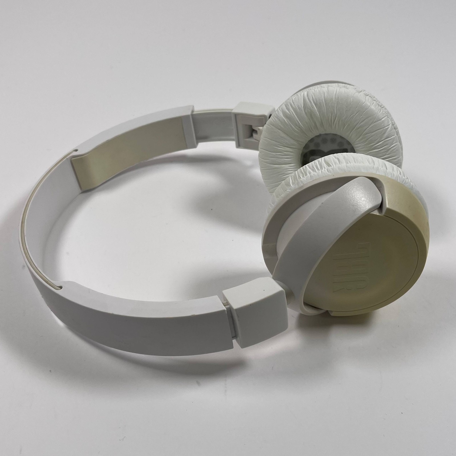 JBL T450BT Wireless On-Ear Headphones with Built-in Remote and Microphone White