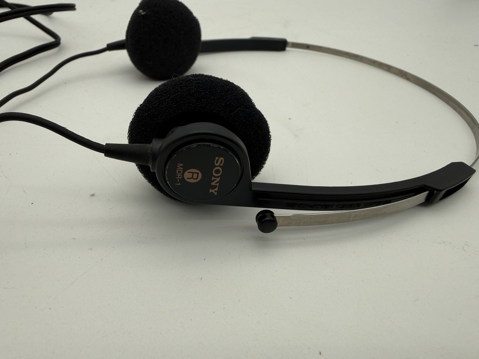 Sony MDR-1 Wired On-Ear Headband Headphones 3.5mm Jack Black/Silver Working.