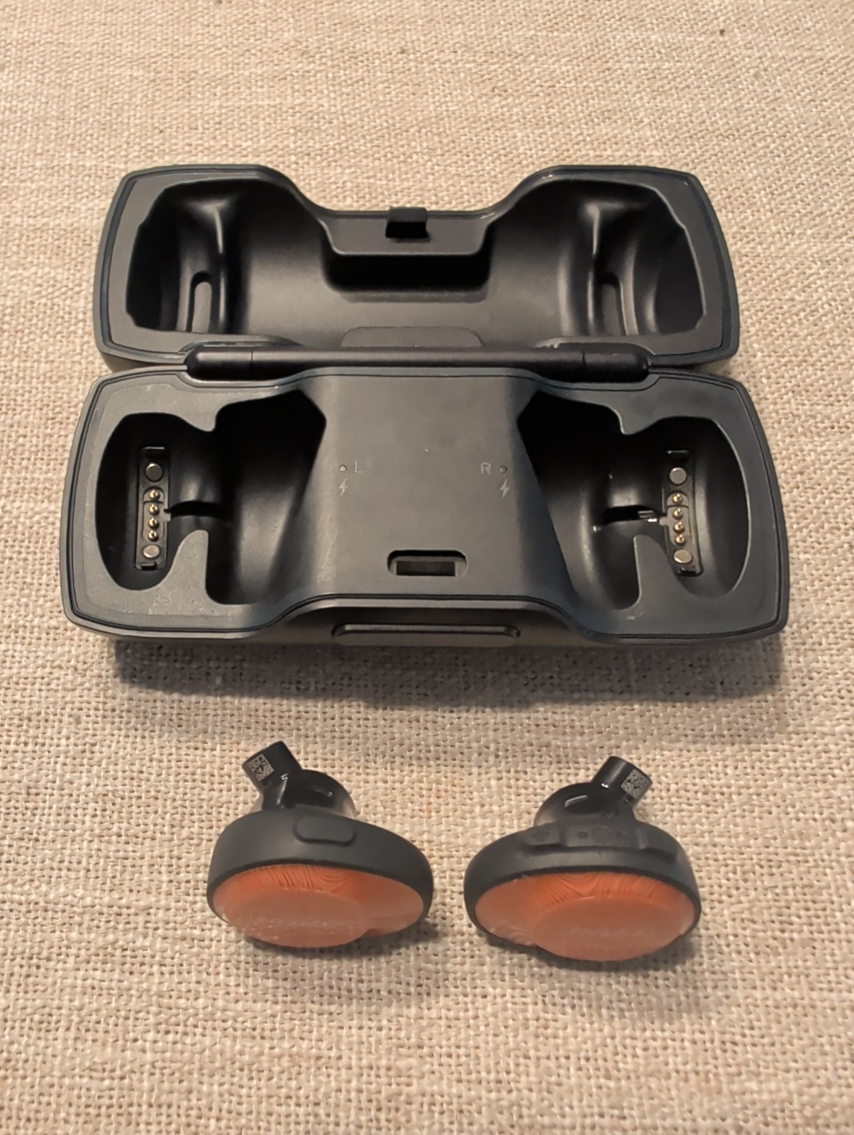 Bose SoundSport Free Wireless Earbuds Orange/Navy. Right Bud Works