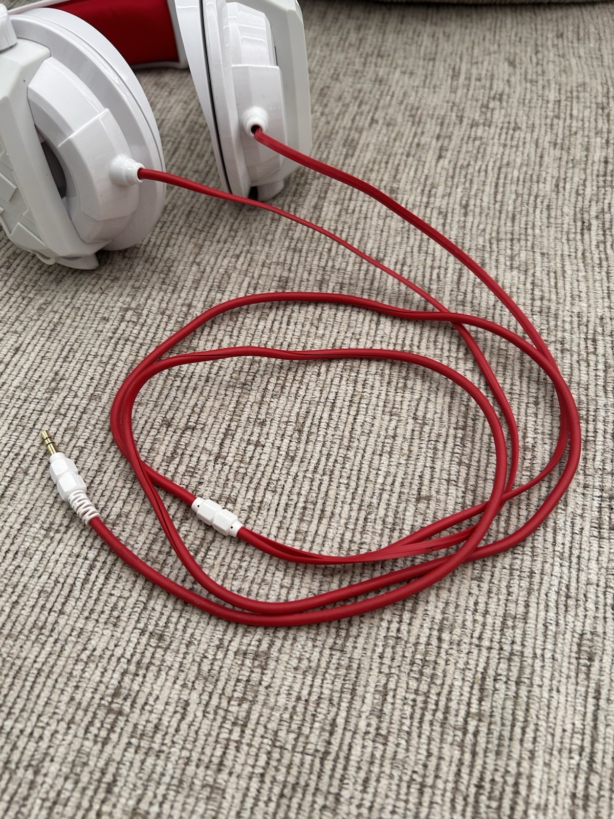 JVC XX Xtreme Xplosives Bass Over Ear Wired Headphones White Red*See Description