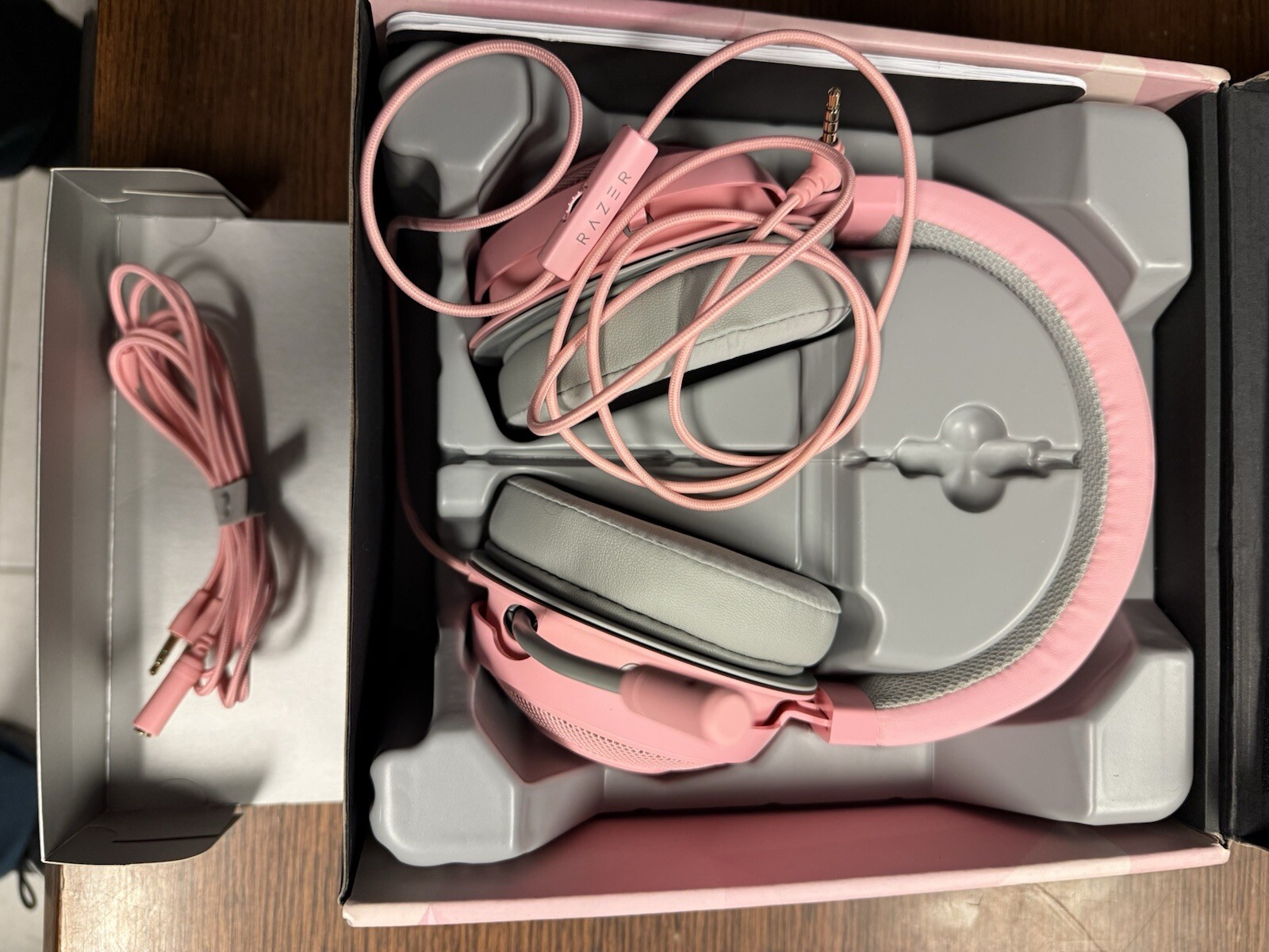 Razer Kraken Gaming Headset PINK- IN BOX USED