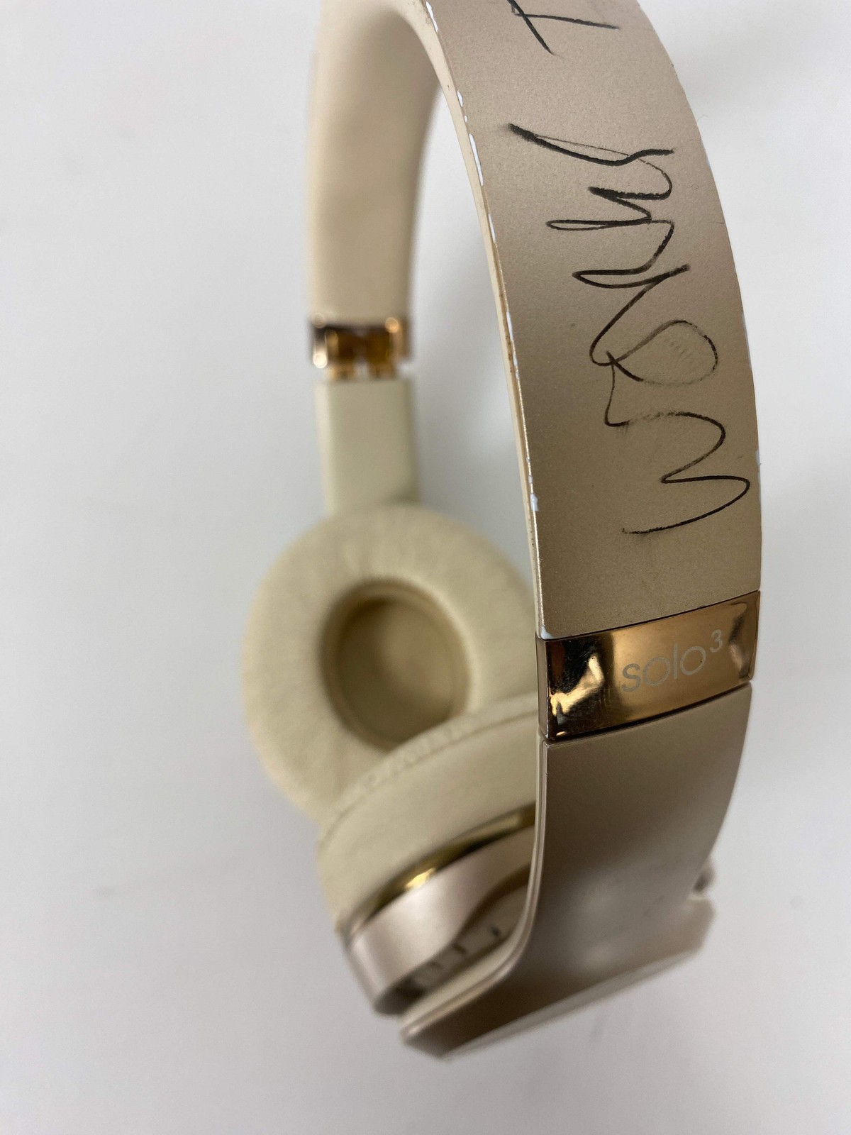 Beats Solo 3 Wireless Headphones – Gold