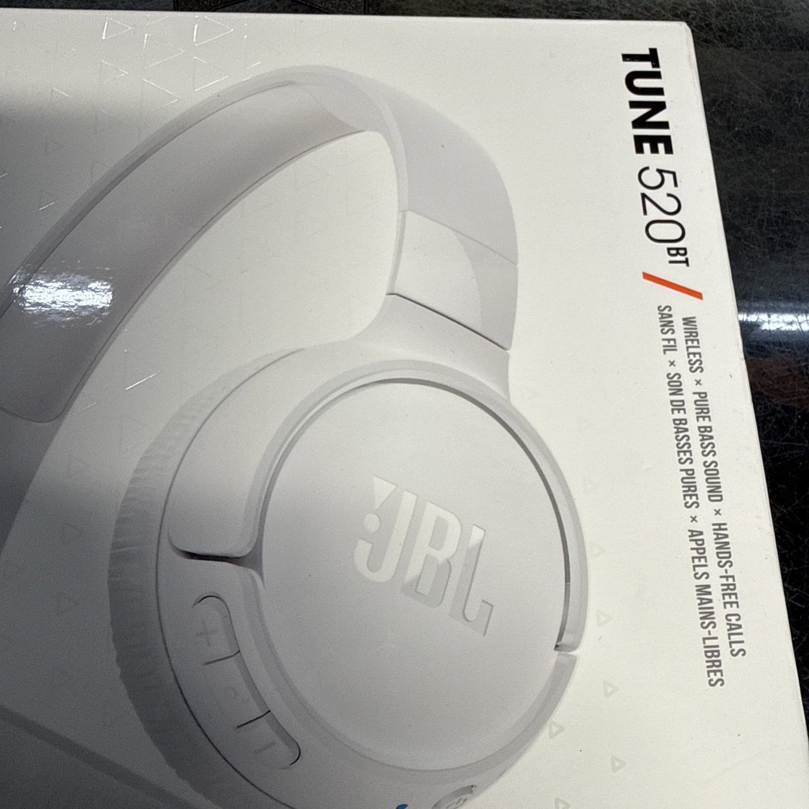 JBL Tune 520BT, Wireless on-ear headphones 520 BT white free shipping