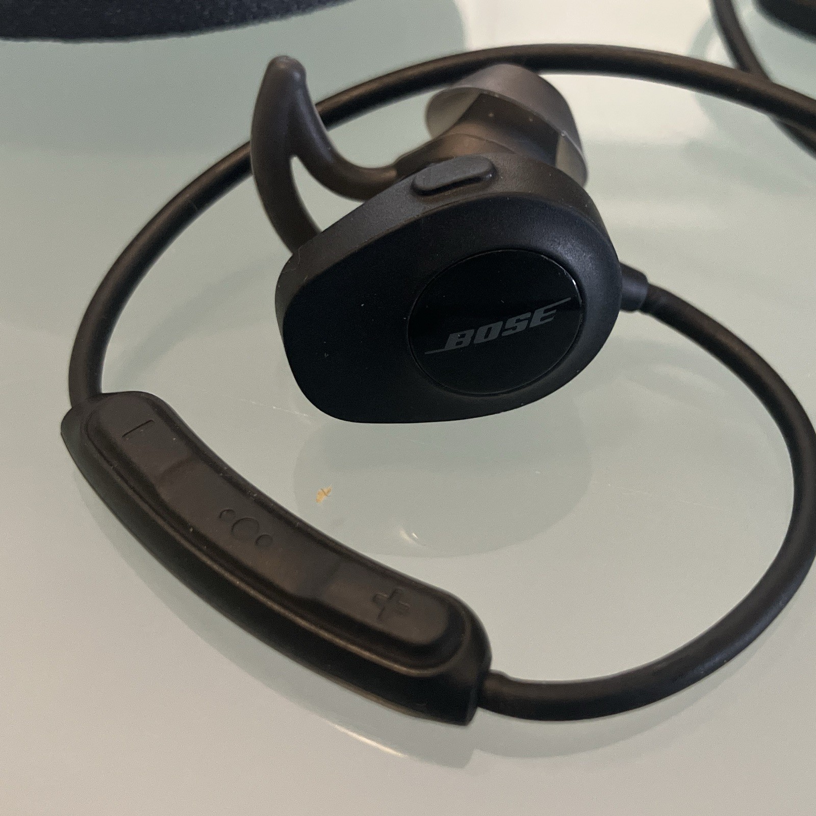Bose SoundSport Wireless Bluetooth Neckband Earbuds Built-In Mic Black