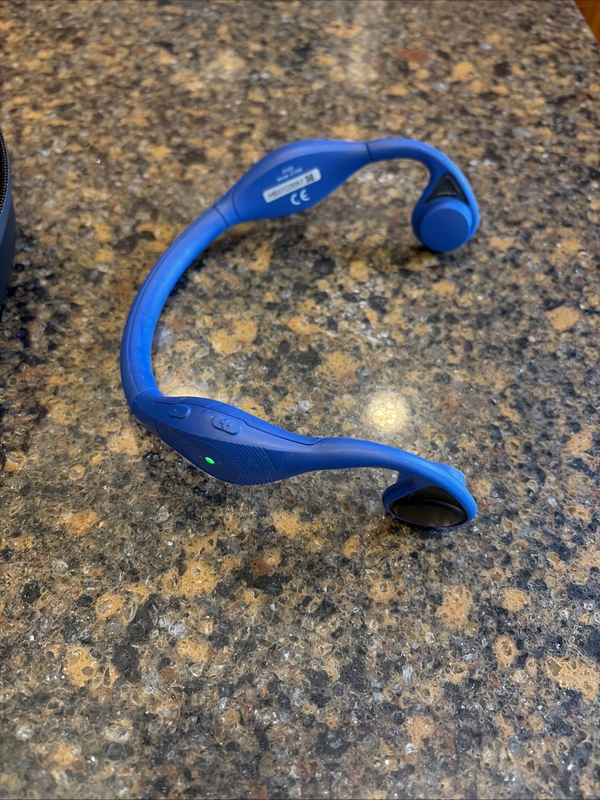 Zygo ZY100 Swimming Headphones With ZY200 Transmitter & Charging Case