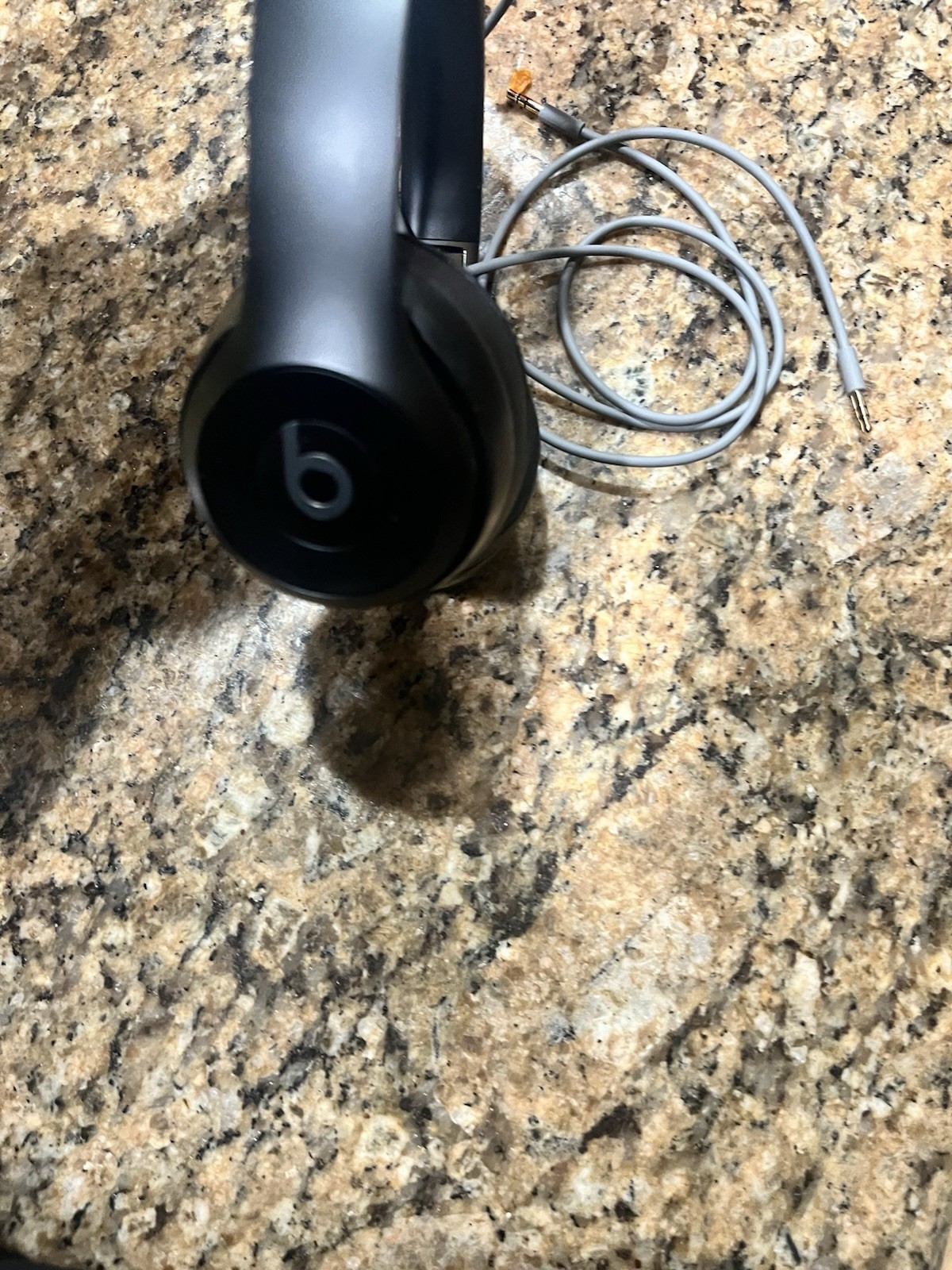 Beats Solo 4 black and silver with wired cord