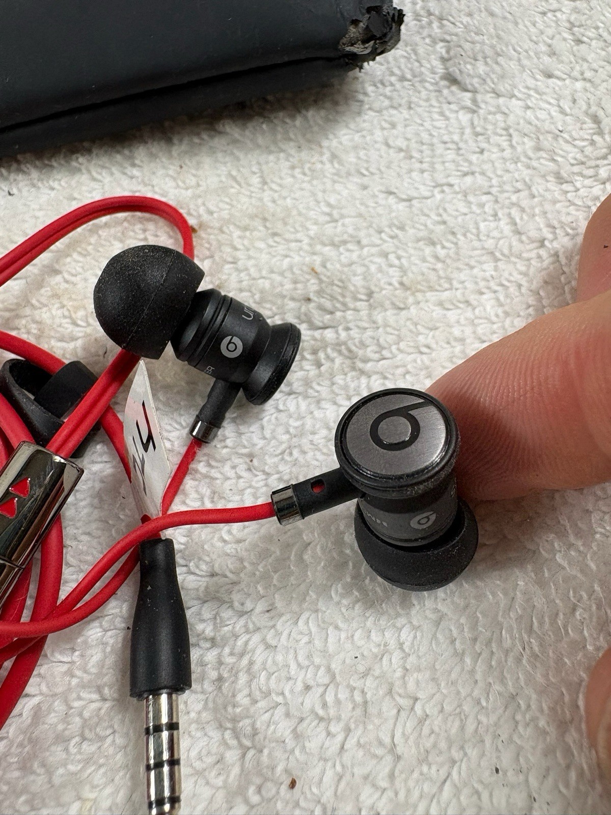 Monster Beats by Dr. Dre iBeats Wired Earbuds Red HTC Edition w/ Case & Tips