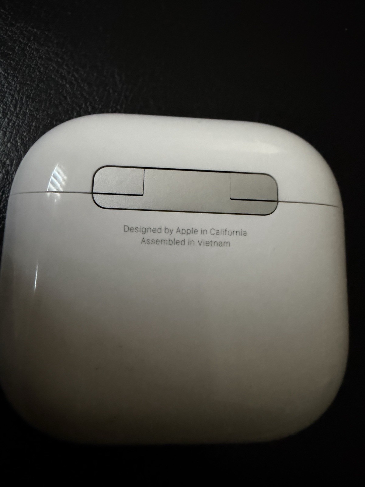 Apple AirPods 4 A3050 Wireless Bluetooth In-Ear Earbuds w/Charging Case White