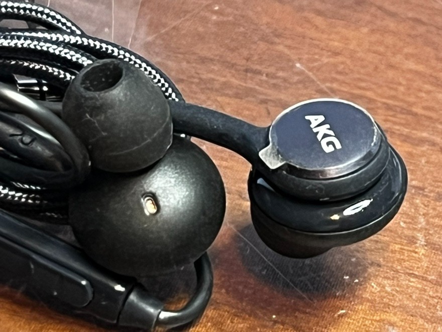 Genuine Samsung EO-IG955 AKG OEM Galaxy Corded 3.5mm Jack In-Ear Earbud Headset