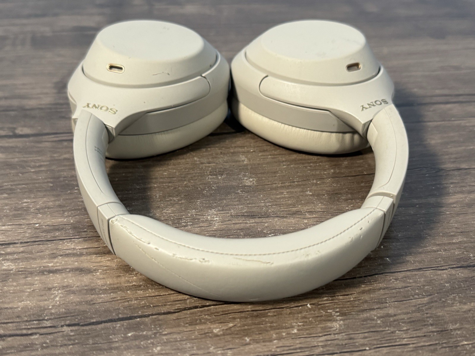 Sony WH-1000XM4 Over the Ear Noise Cancelling Wireless Headphones Silver/Beige