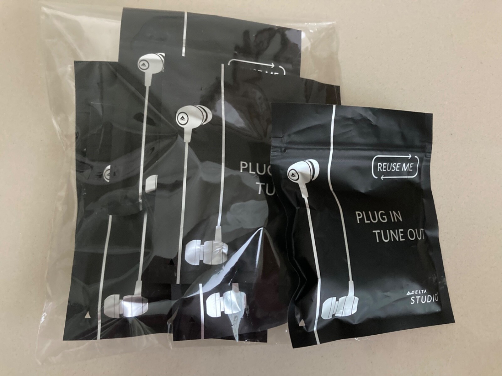 Lot of 6 Earbuds – Plug In Tune Out Delta Studio For Listening To Music NEW