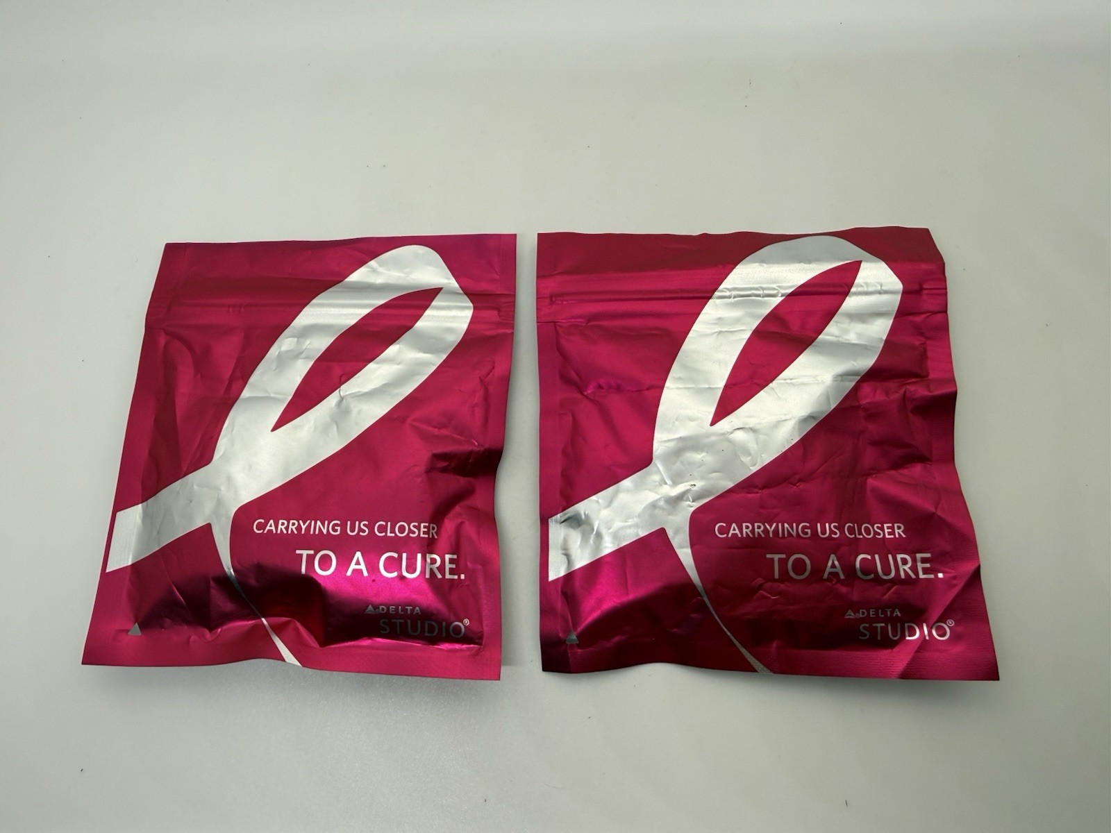 2 Delta Airlines Studio Pink BCRF Breast Cancer Research Foundation Headphones