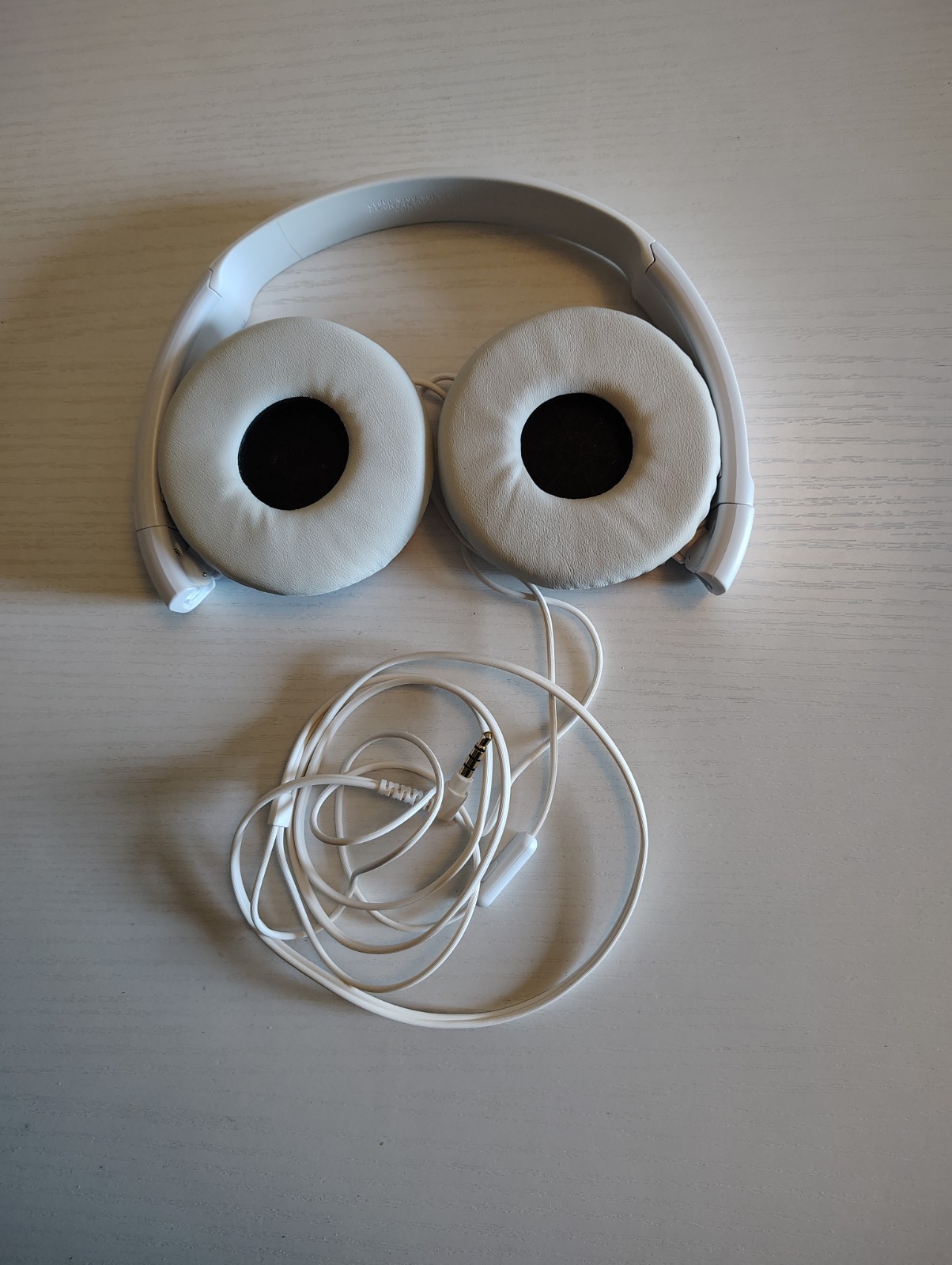 Sony MDR-ZX310AP Wired On Ear Headphones With Mic Open Box