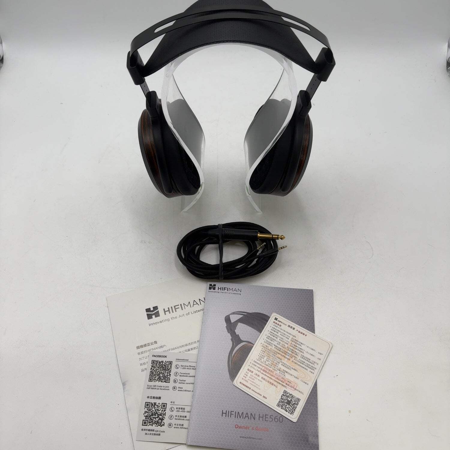 HIFIMAN HE560 Planar Magnetic Headphones Wood Grain