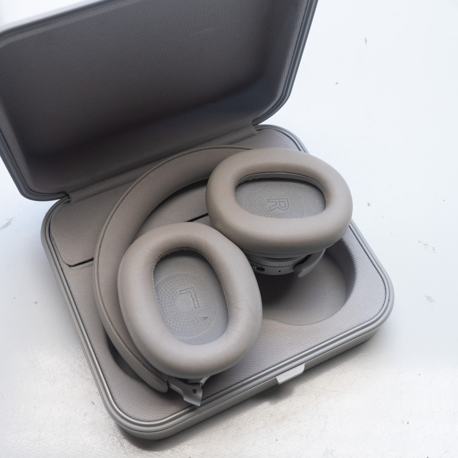 Bang & Olufsen Beoplay H95 Headphones – Silver
