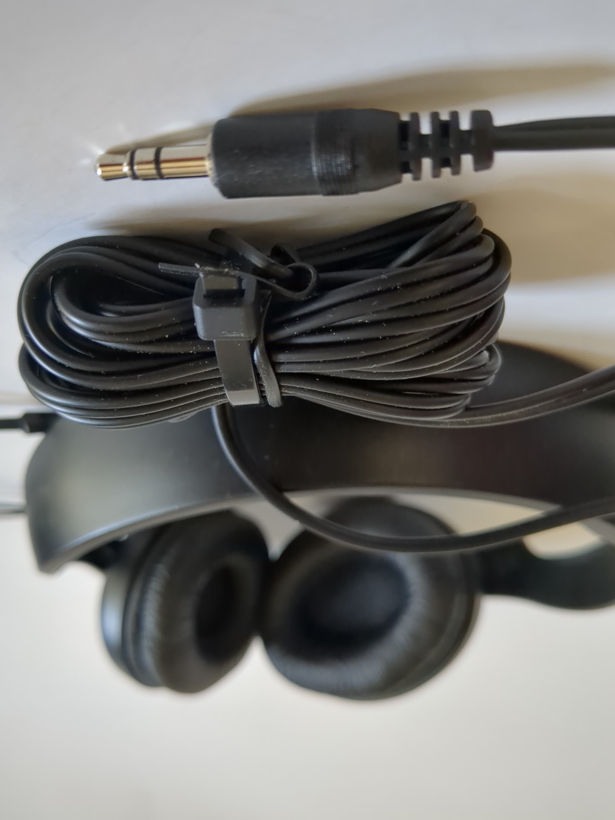 Sennheiser HD 202 Headphones Black 3.5mm Jack Over Ear Tested Works