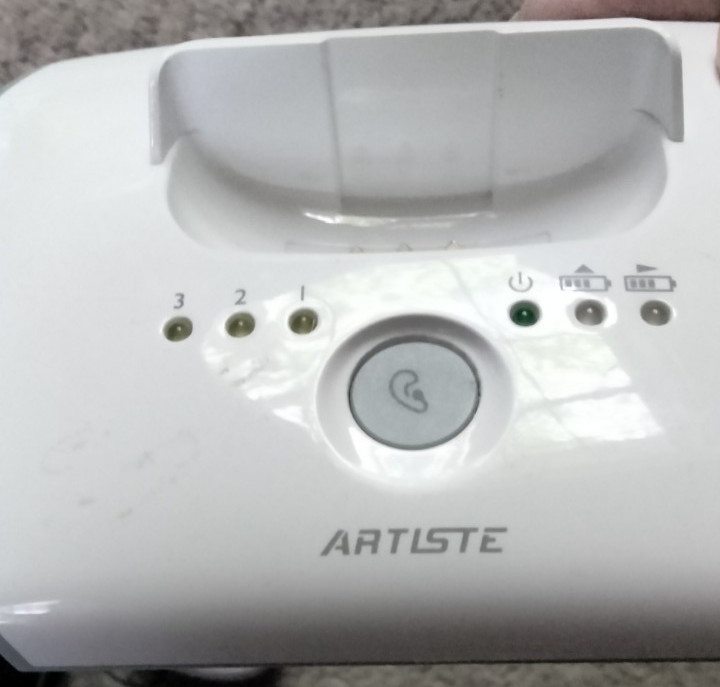 Artiste APH100 White Digital Wireless 2.4 GHz TV Headphones PARTS ONLY —-WORKS