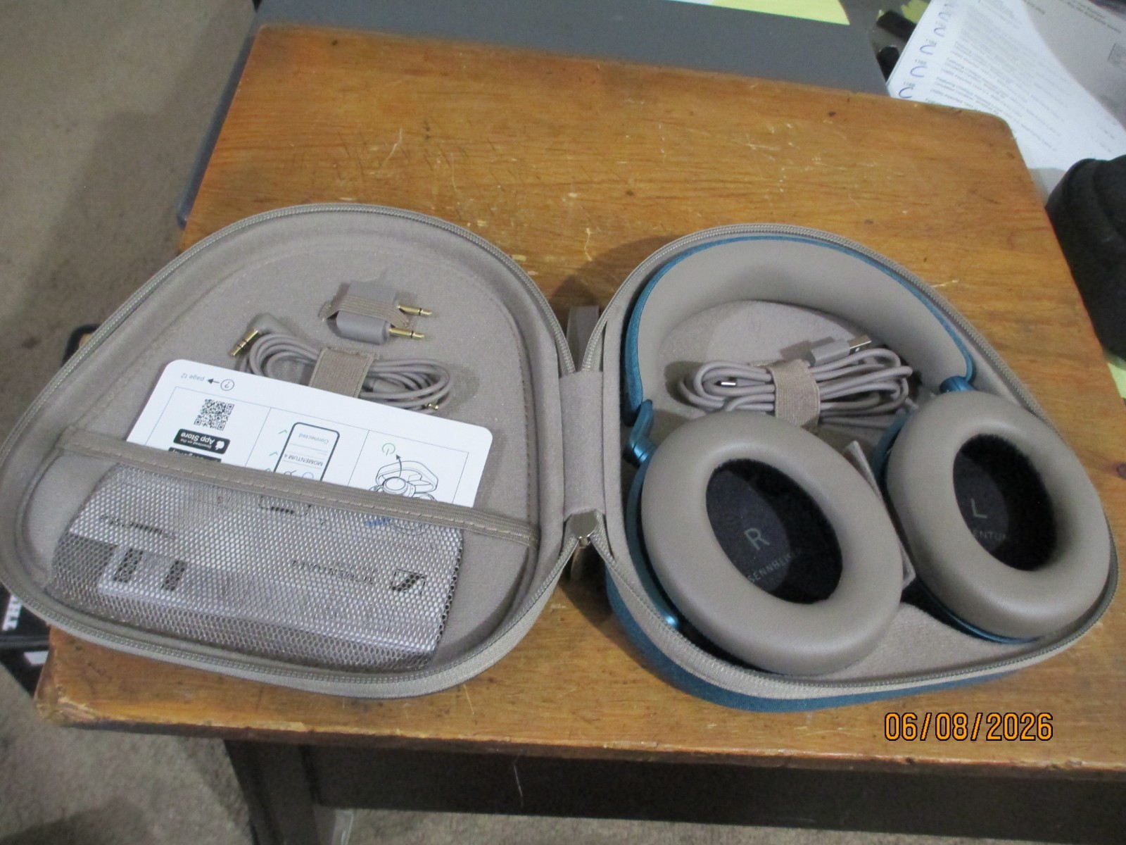 Sennheiser Momentum 4 Wireless Headphones Bluetooth Headset Noise Canceling TEAL