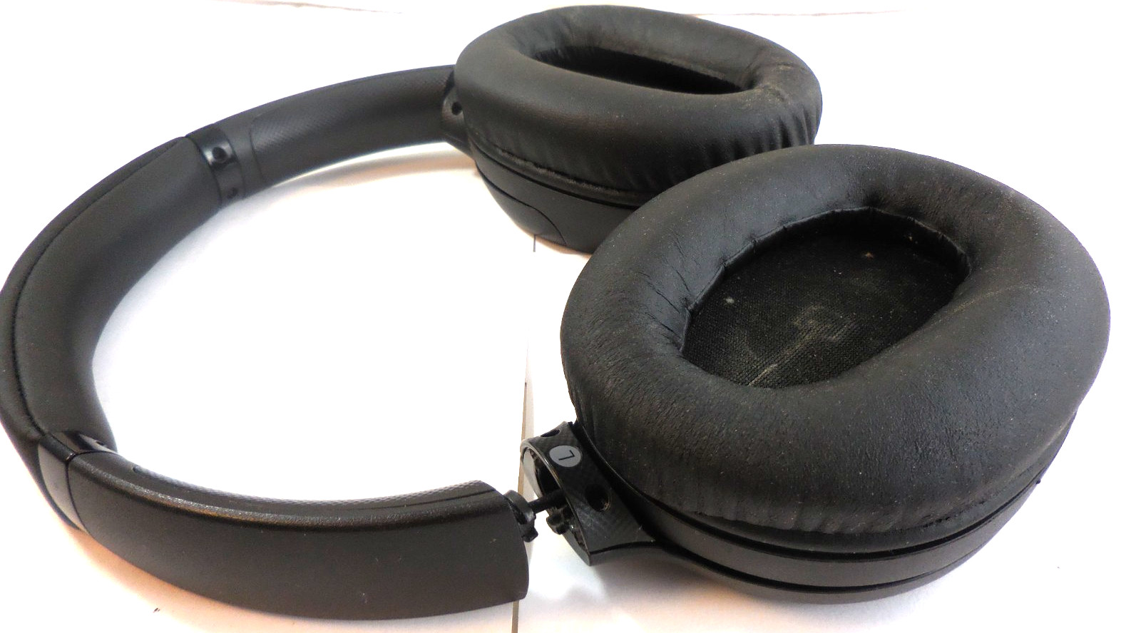 Sony WH-CH710N Wireless Over-Ear Noise Canceling Headphones- BROKEN HINGE