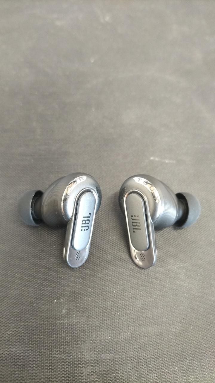 JBL Tour Pro 3 BT Earphones with Accessories