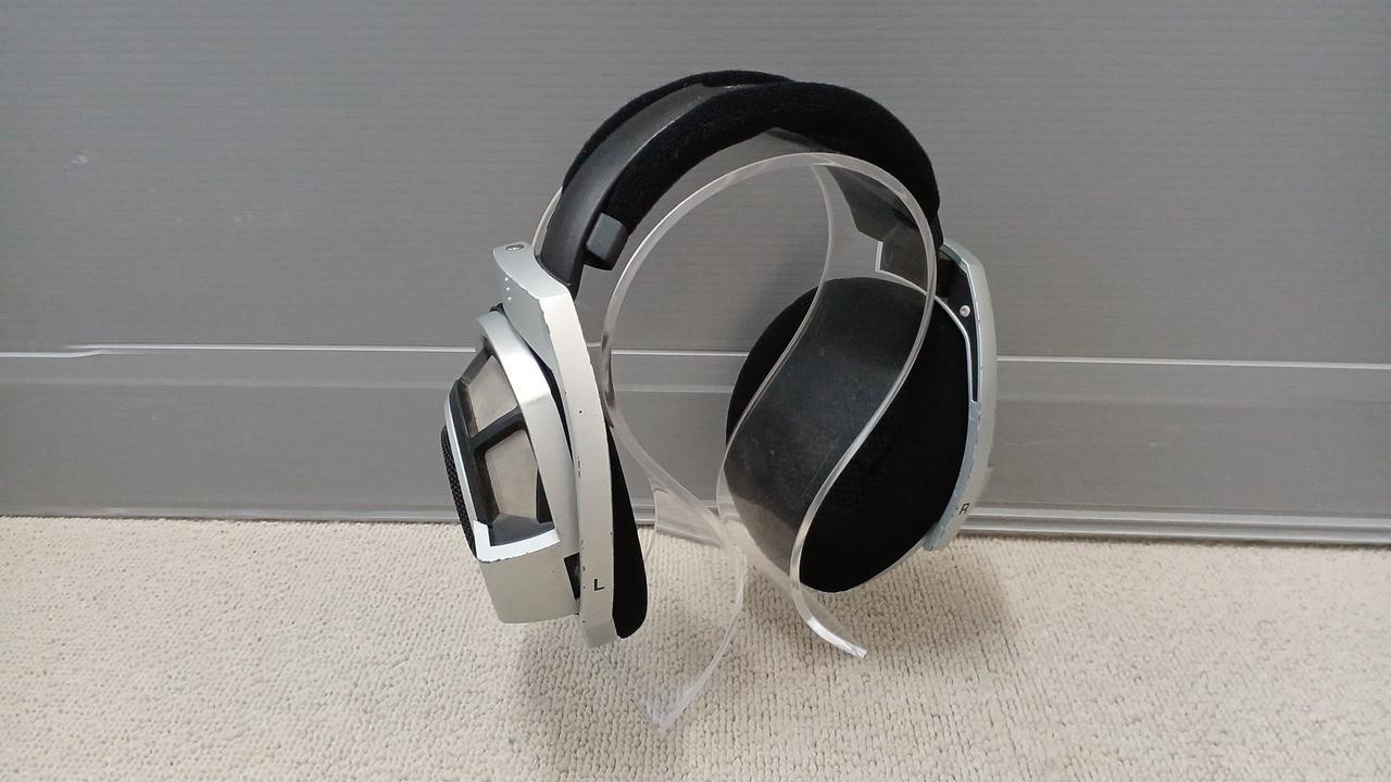 Sennheiser HD800 Reference Headphones – Open-Back, Made in Germany