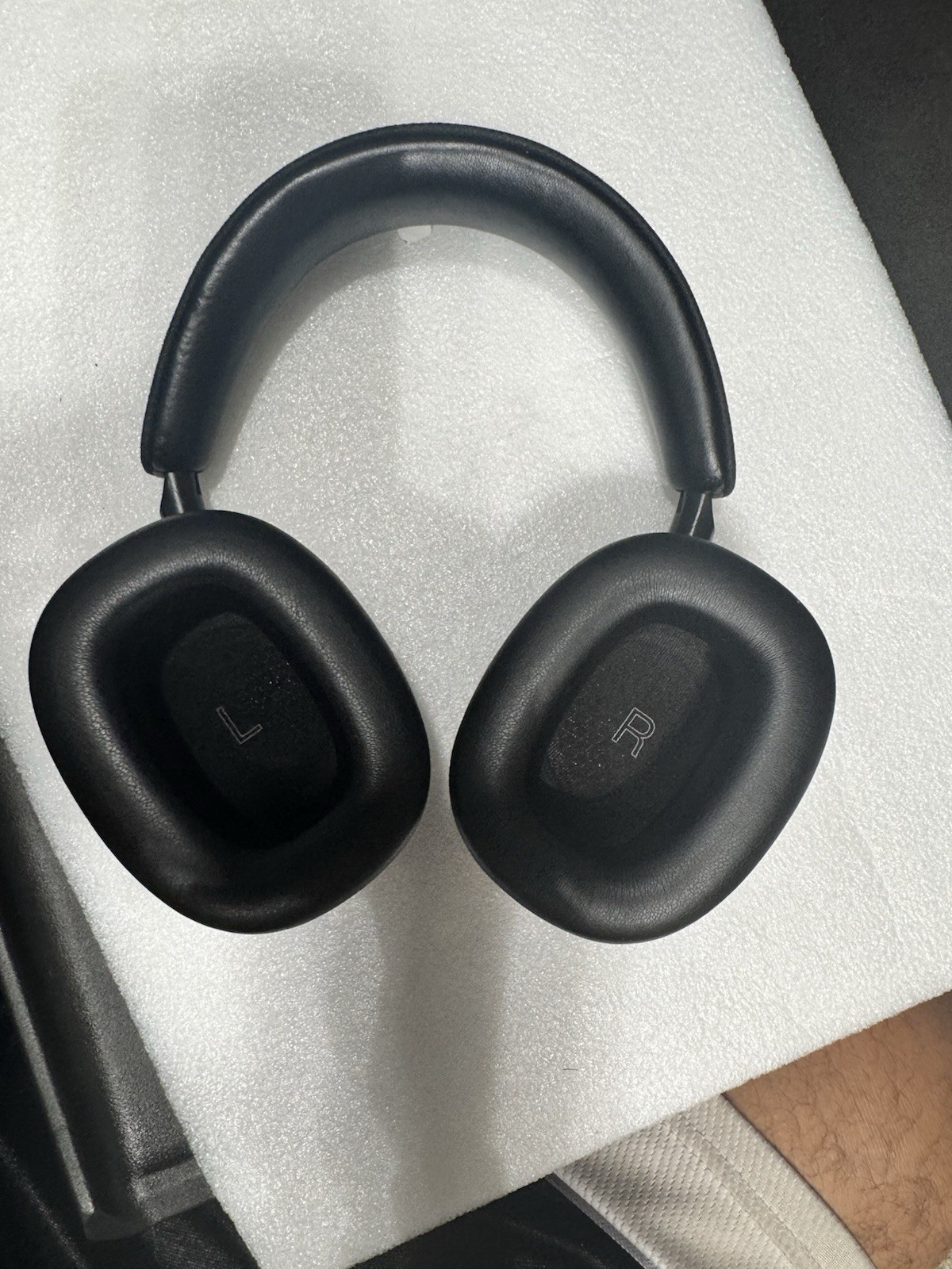 Bowers & Wilkins PX7 S2 On-Ear Noise Cancelling Wireless Headphones| Black