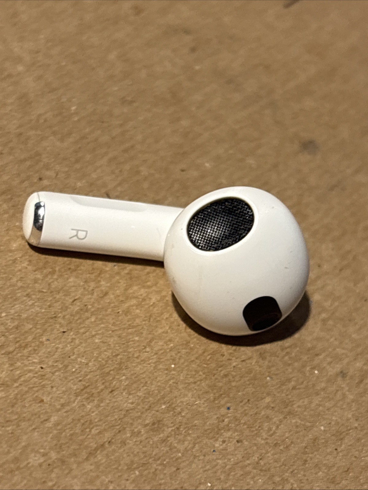 Apple AirPods 3RD GENERATION Replacement – RIGHT SIDE ONLY A2565 Works!
