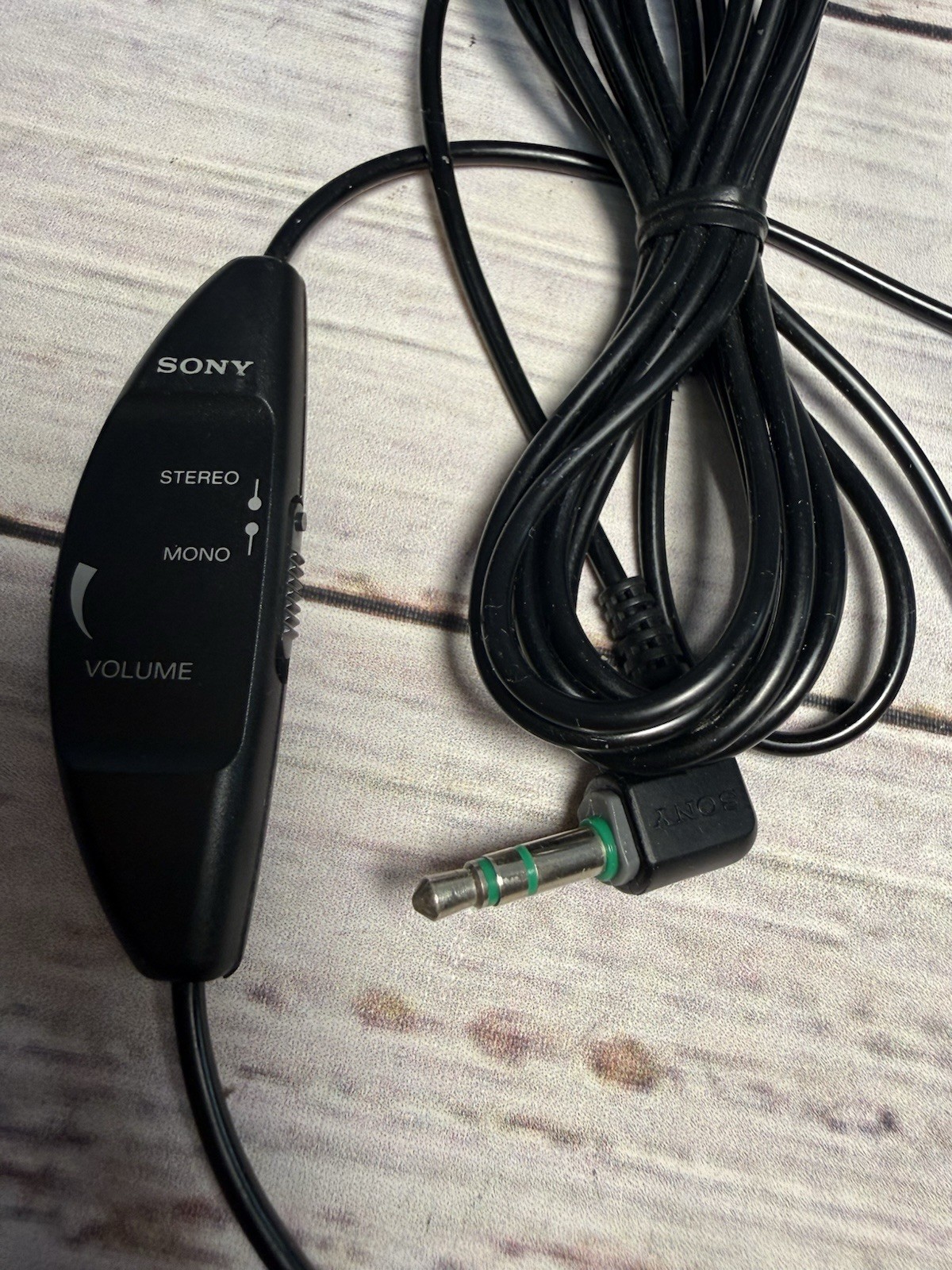 Sony MDR-022 Adjustable Wired Headphones w/3.5mm Minijack – Tested and Working!
