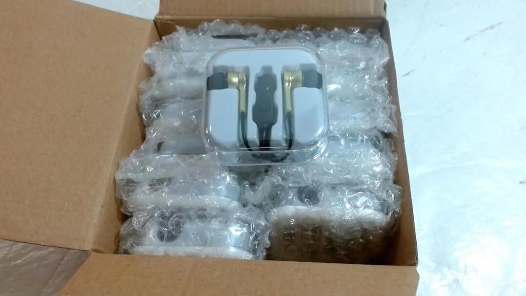 NEW Lot of 12 CT Tek CTTEKSTE Stereo Earphone with Microphone(10)