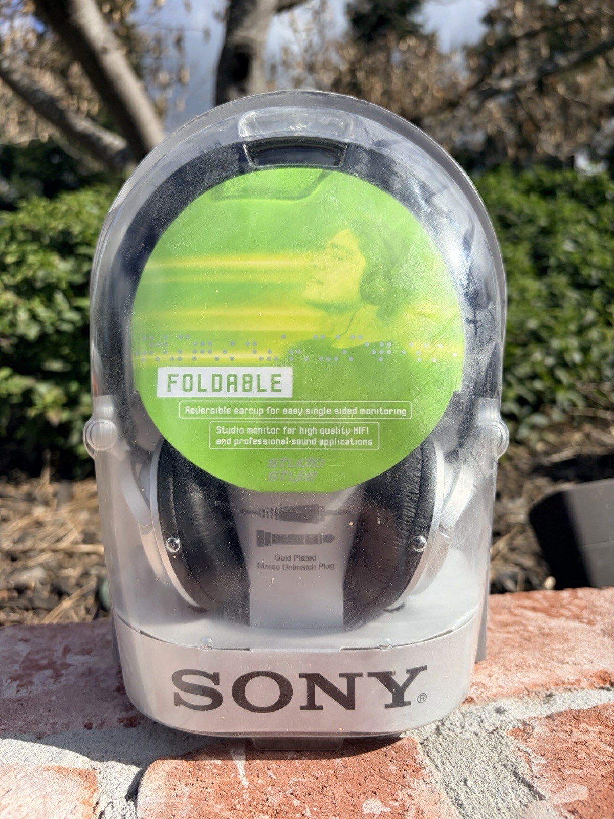 Sony 3-241-879-11 MDR-V300 Ear-Cup Headphones (MDR-V300) BRAND NEW Free Ship