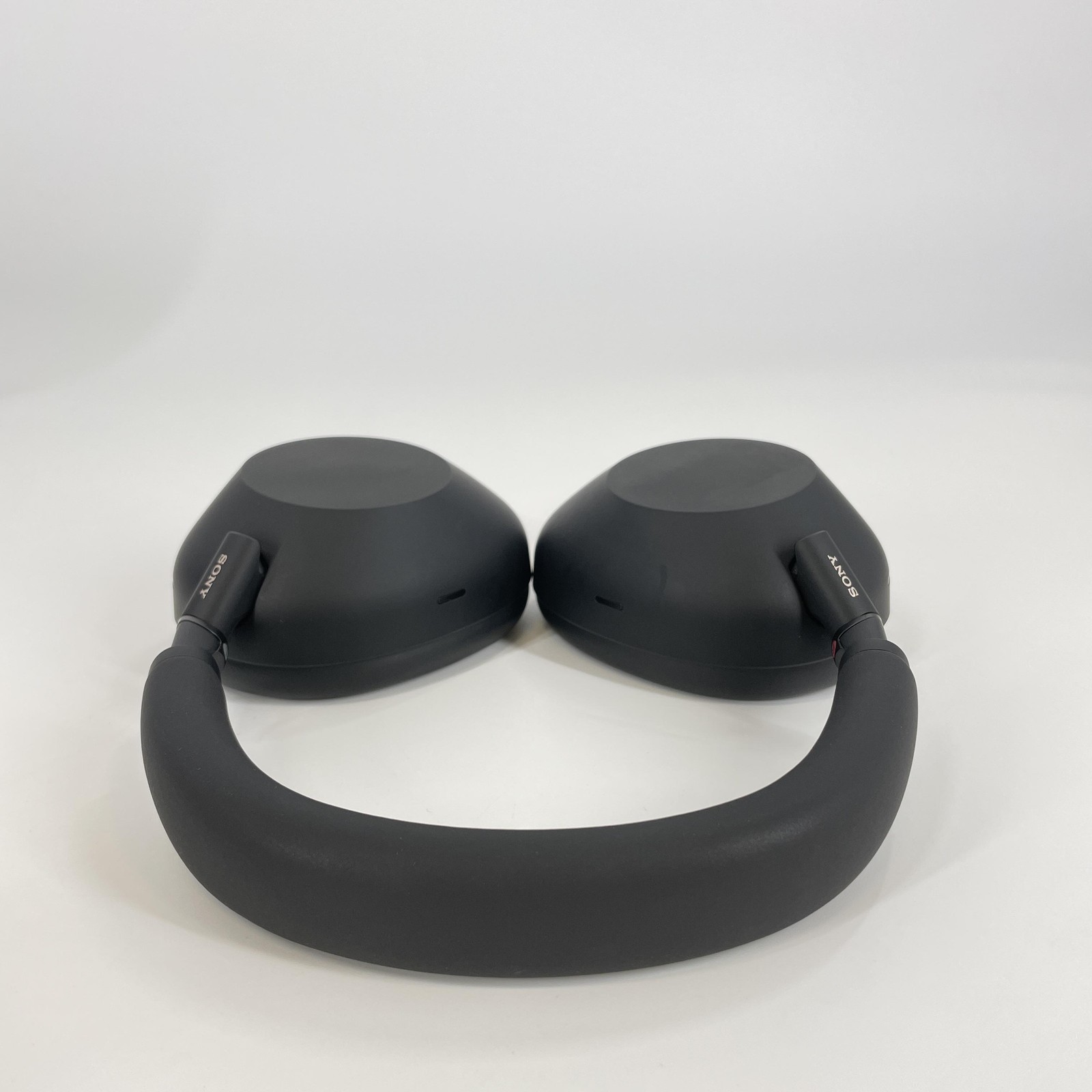 Sony WH-1000XM6 Headphones Black – Excellent Condition w/ Case + Cables