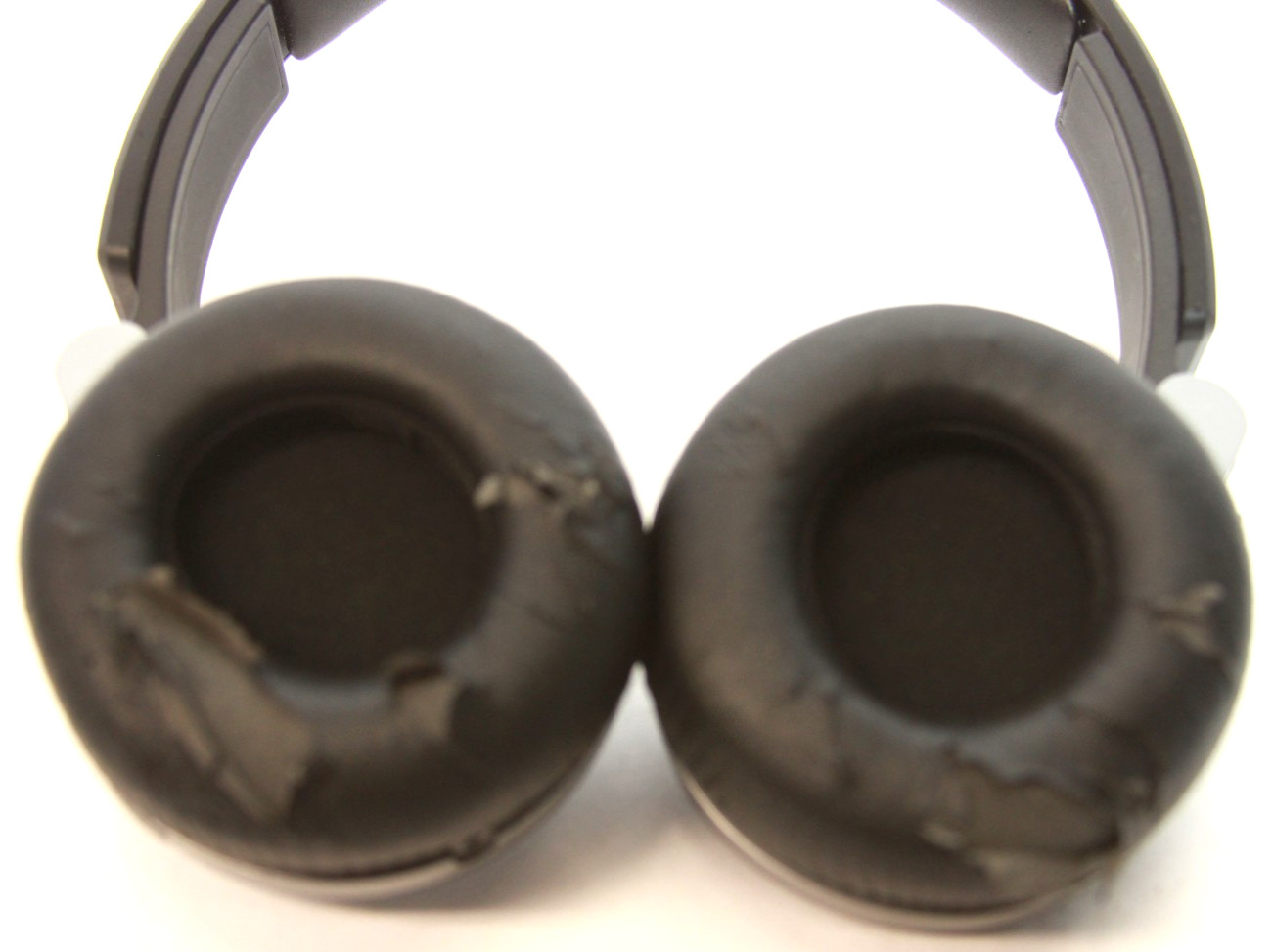 Wholesale LOT of 4 JBL Wireless Bluetooth Headphones Repair Parts AS-IS