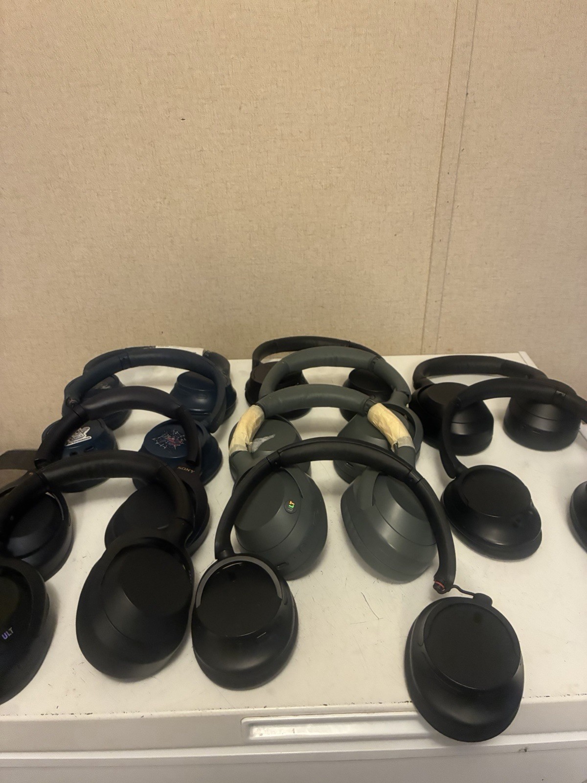 Lot Of 10 Sony Headphone WH1000XM4 , WHULT900N , WHCH720N Noise Canceling,