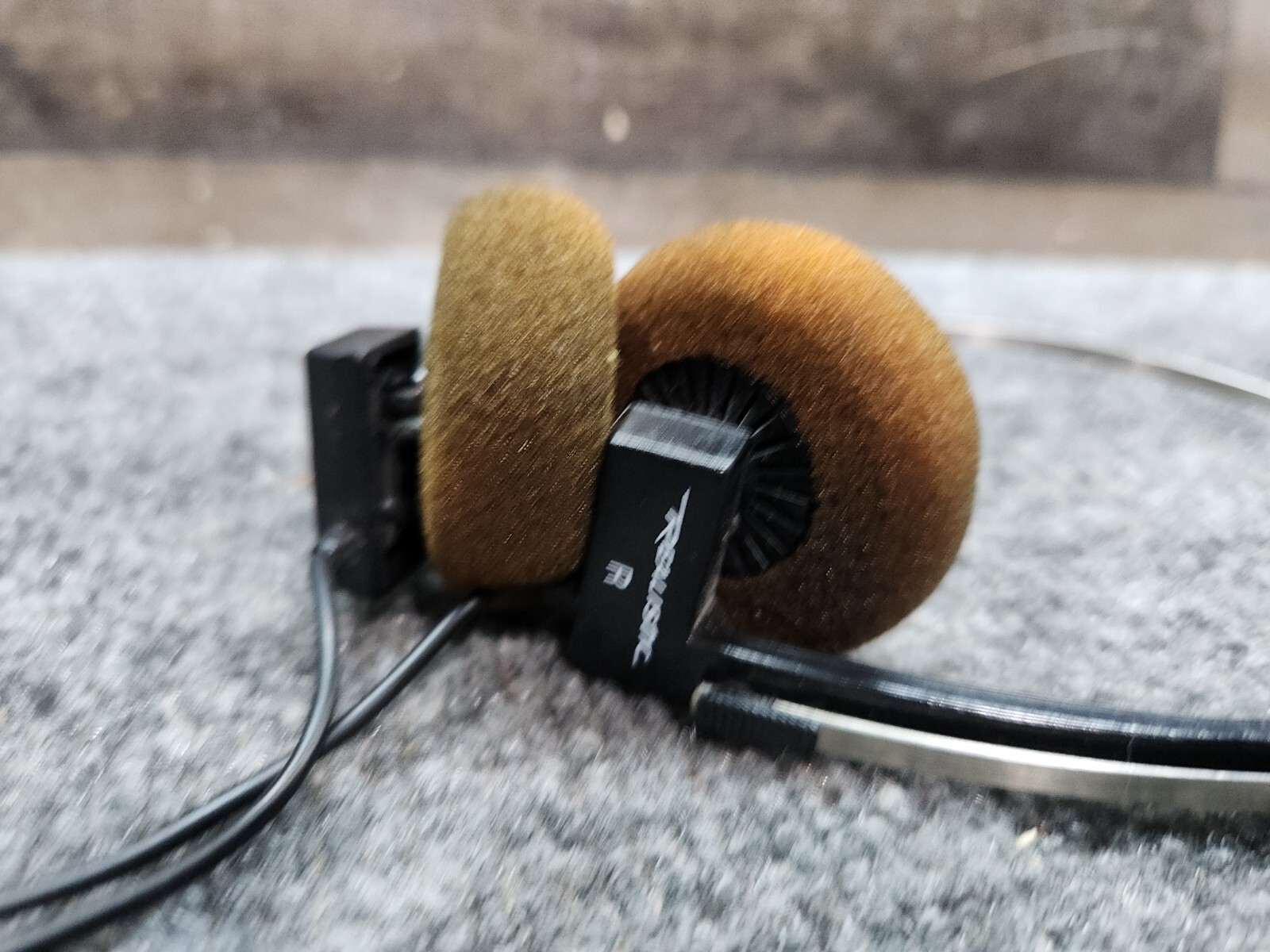 Vintage 1988 Realistic Nova 34 Over Headphones 33-1000A 80s Black & Orange Retro
