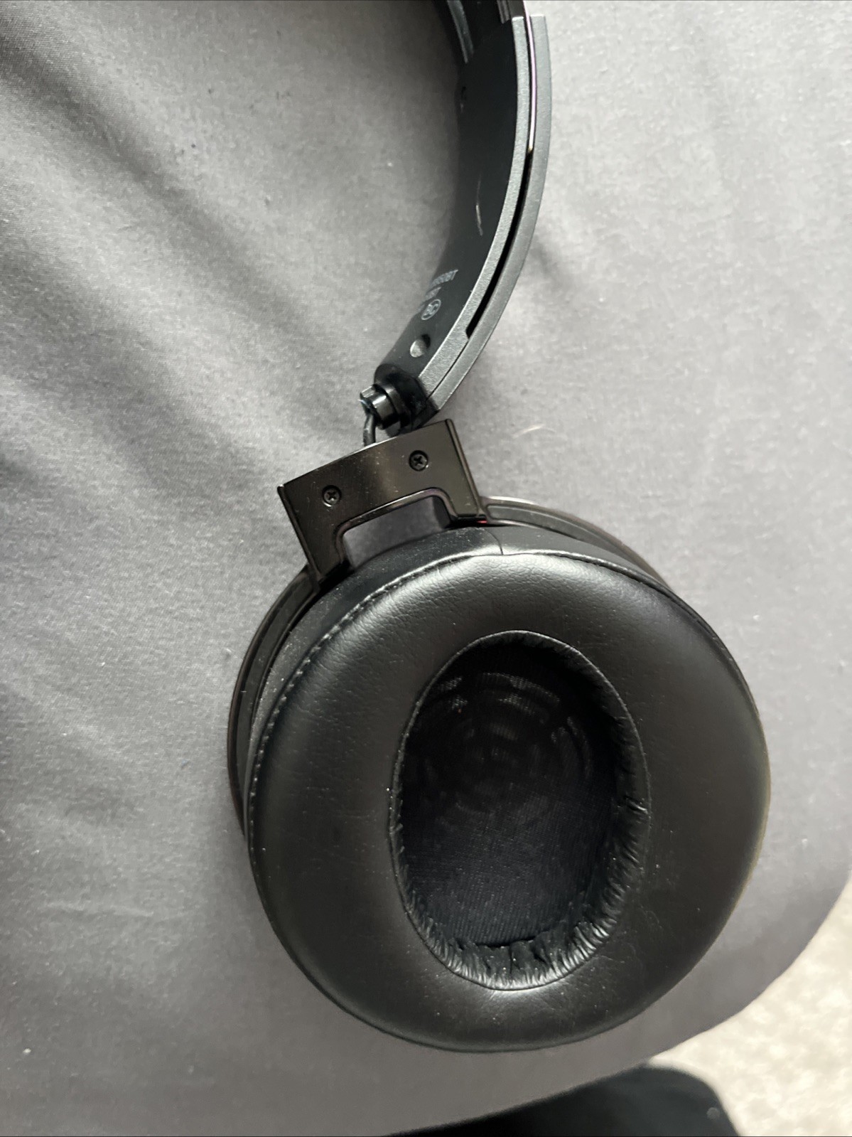 Sony MDR-XB950BT Bluetooth Wireless Headphones — SOLD AS IS FOR PARTS